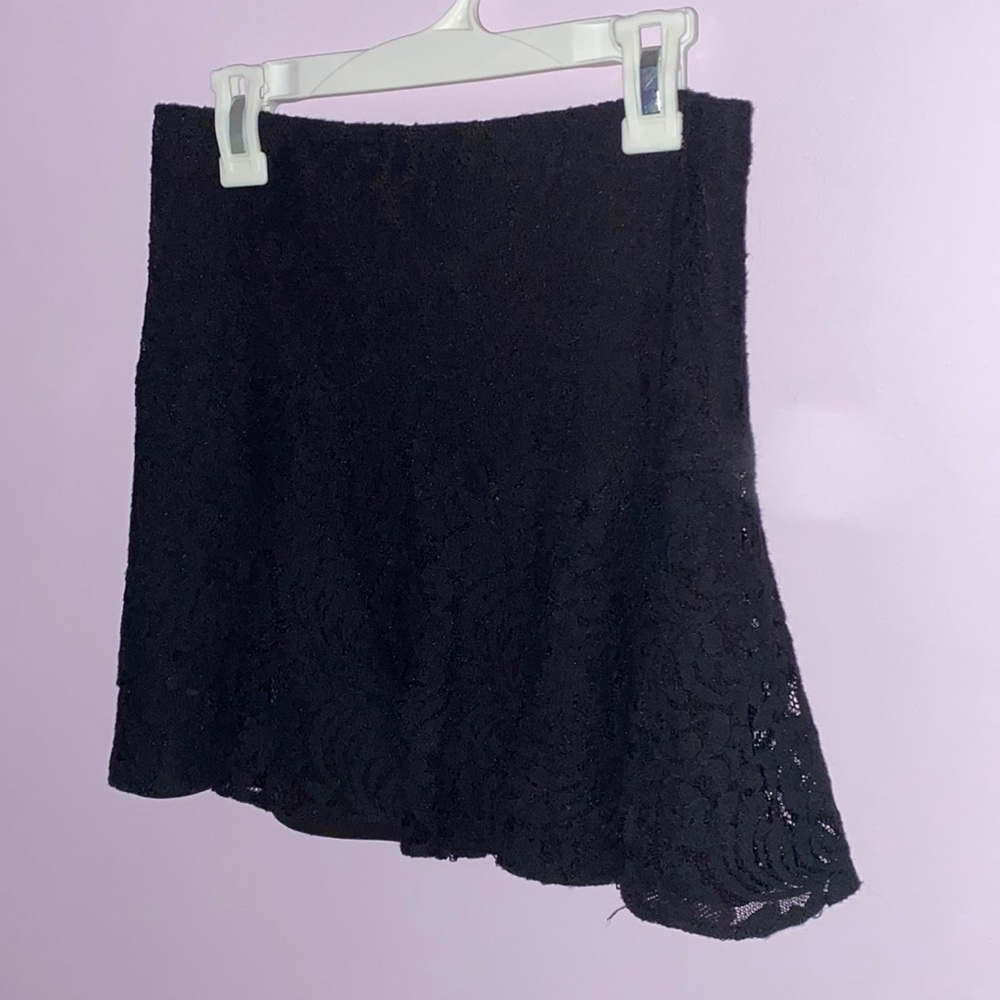 Flowy mini skirt